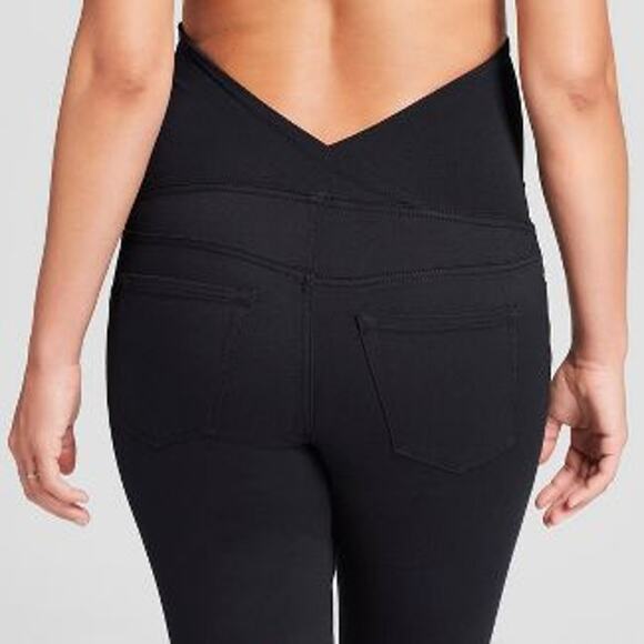 Ingrid & Isabel Maternity Jeans Skinny Crossover Panel 4 Black Over Belly Smooth - Picture 3 of 12